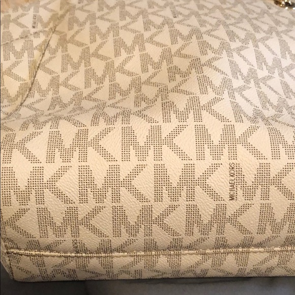 Michael Kors purse - Picture 5 of 5